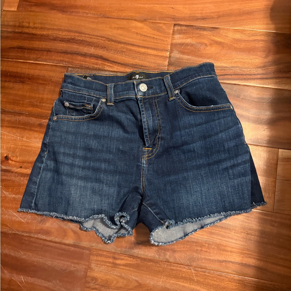 7 For All Mankind Dark Wash Cutoff Denim Shorts – Size 25‎ (0792)